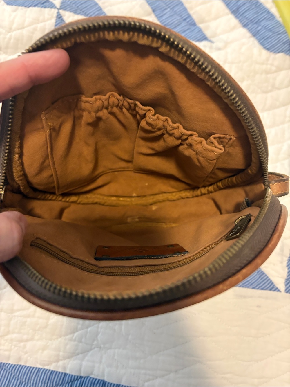 Patricia Nash Brown Embossed Leather Round Crossbody - Picture 6 of 8